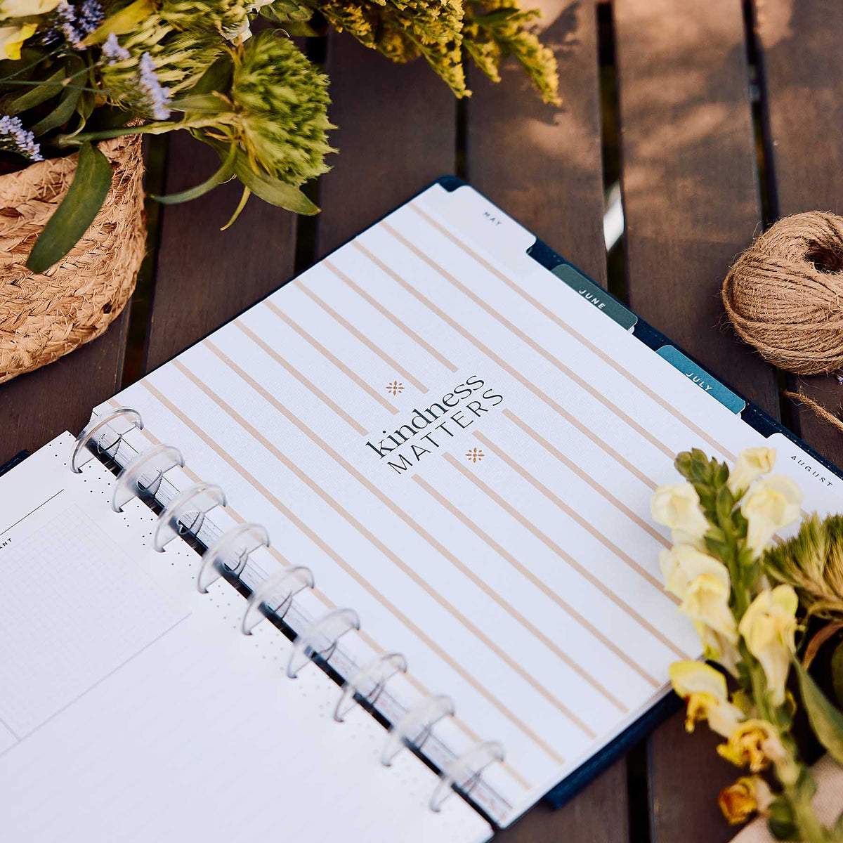Happy Planner Wildflower Daydream Classic Dashboard Planner 2027 - product detail view 10