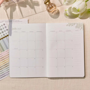 Erin Condren Petite Planner: Open monthly calendar spread