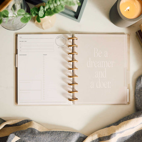 Happy Planner Haven & Heart Classic daily undated planner - daily page with a dreamer and doer quote