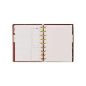 Amber & Oak Budget Planner lined pages and monthly budgeting sections