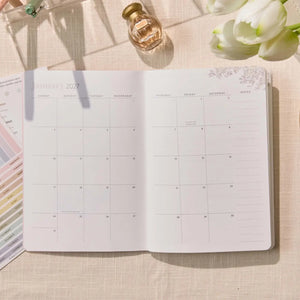 Erin Condren Petite Planner: Open monthly calendar spread