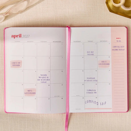 Erin Condren LifePlanner: Open monthly calendar spread