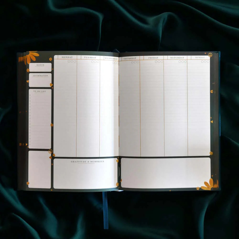 Dateless Wonderland Undated Planner