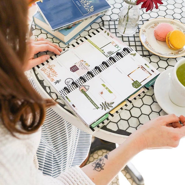 OUTDATED [ DISCONTINUED ] Happy Planner Skinny Classic Love My Girl Gang | Horizontal 2020 - Dated Jan-Dec