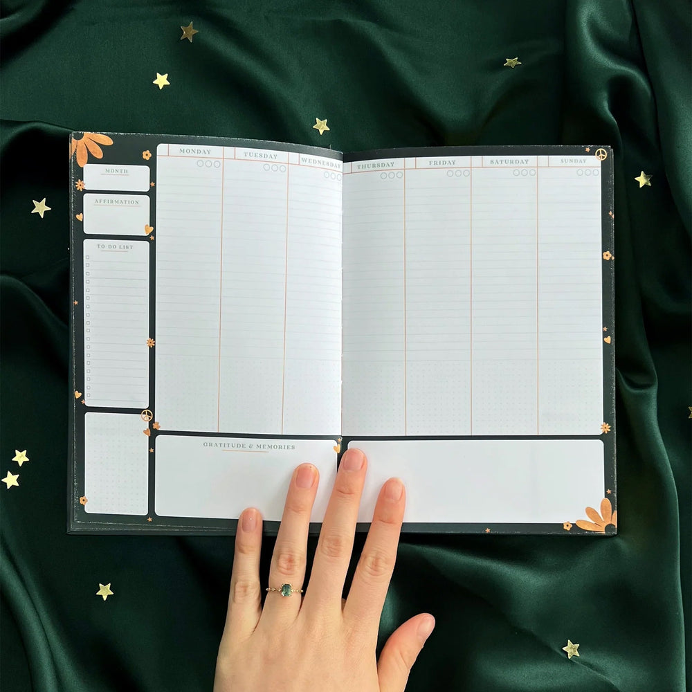 The Quircky Cup Collective Wonderfully Ordinary Undated Planner - Green